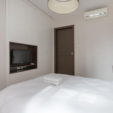 Grzybowska Platinum Apartment Tower A Варшава Экстерьер фото